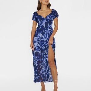 Selfie Leslie Blue Floral Maxi Dress